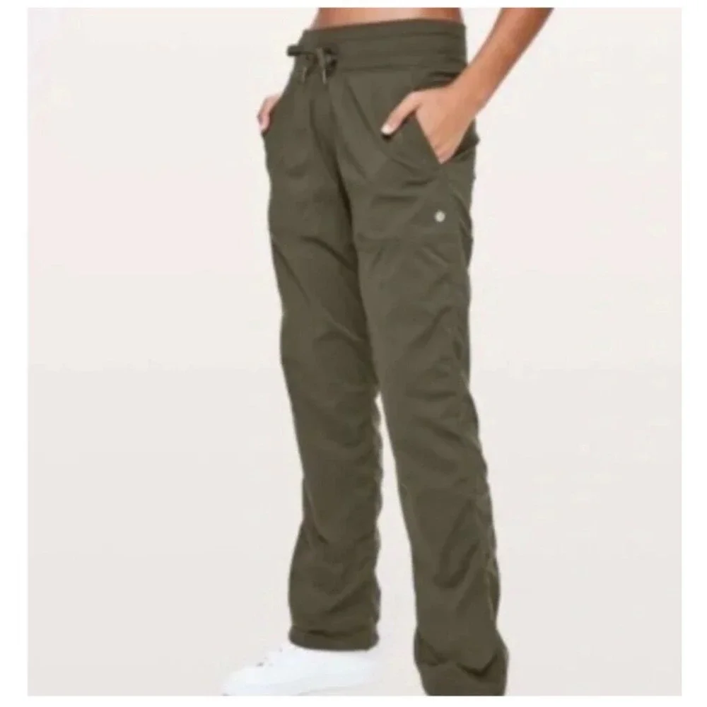 Lululemon dance studio midrise pant NWT size 6 green